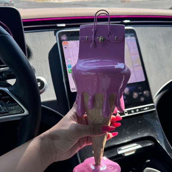 Melting Birkin Cone Statue - Picture 4 of 4